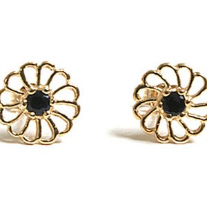 Solid 9ct Gold Sapphire daisy stud earrings with FREE Gift Box