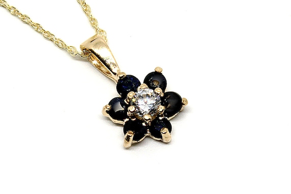 9ct gold CZ pendant 9ct gold CZ pendant