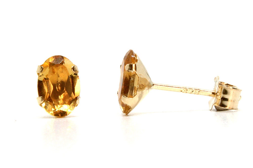 9ct Gold Citrine stud Earrings Gift Boxed Pretty Gift Made in UK 