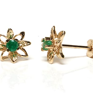 Solid 9ct Gold Emerald Daisy Flower Stud Earrings with FREE Gift Box