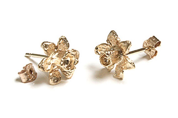 9ct gold flower stud earrings clearance