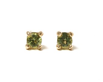 Solid 9ct Gold Small Peridot Round Stud earrings with FREE Gift Box
