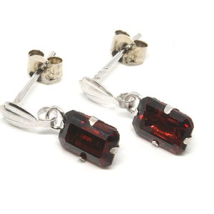 9ct White Gold Garnet Earrings Small  Drop Gift Boxed