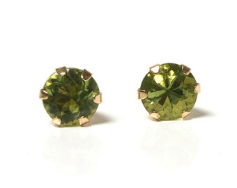 9ct Gold Peridot Stud earrings 4mm with Free gift box