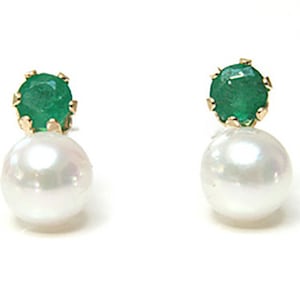 Solid 9ct Gold Cultured Pearl and Emerald Stud earrings with FREE Gift Box