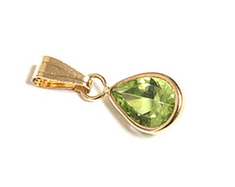 Solid 9ct Gold Peridot Teardrop Necklace Pendant NO CHAIN with FREE gift box