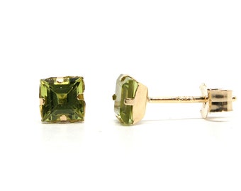 9ct Gold Peridot Studs 4mm Square Earrings Gift Boxed