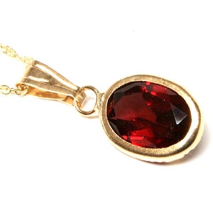 Solid 9ct Gold Garnet Oval Pendant Necklace and chain with FREE gift box