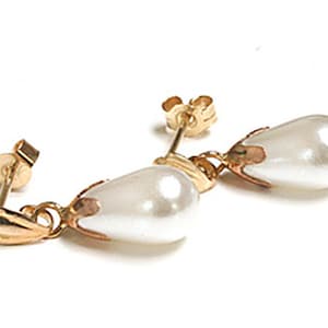 Solid 9ct Gold Pearl Teardrop dangly earrings with FREE Gift Box
