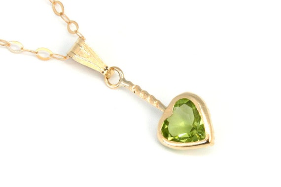 9ct Gold Peridot 6mm Heart Pendant and chain
