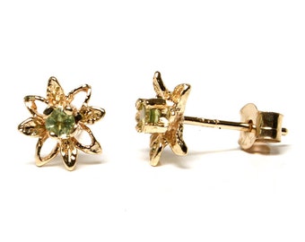 Solid 9ct Gold Peridot Daisy Flower Stud Earrings with FREE Gift Box