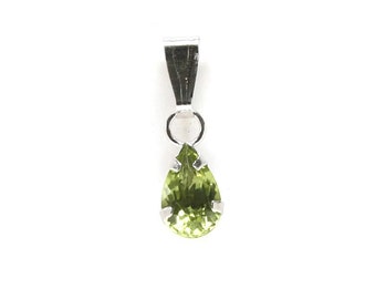 Solid 9ct White Gold Peridot Teardrop Necklace Pendant with FREE Gift Box