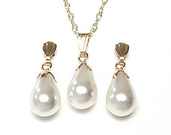 9ct Gold Pearl Teardrop Pendant necklace and Dangly Earring Set with FREE Gift Box