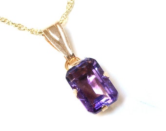 Solid 9ct Gold Small Amethyst Pendant Necklace and 18 inch chain with FREE Gift Box