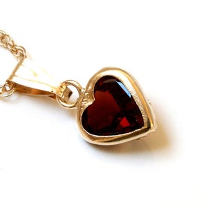 Solid 9ct Gold Garnet Love Heart Pendant necklace 18 inch chain with FREE gift box