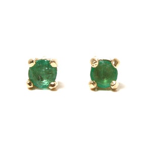 Solid 9ct Gold Small Emerald Round Stud earrings with FREE Gift Box