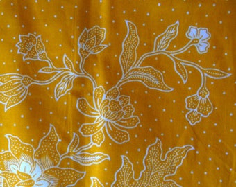 Java Batik fabric - 210x110cm-floral white on yellow background with gold