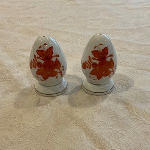 Vintage Herend salt and pepper shakers Chinese Bouquet Rust pattern -used