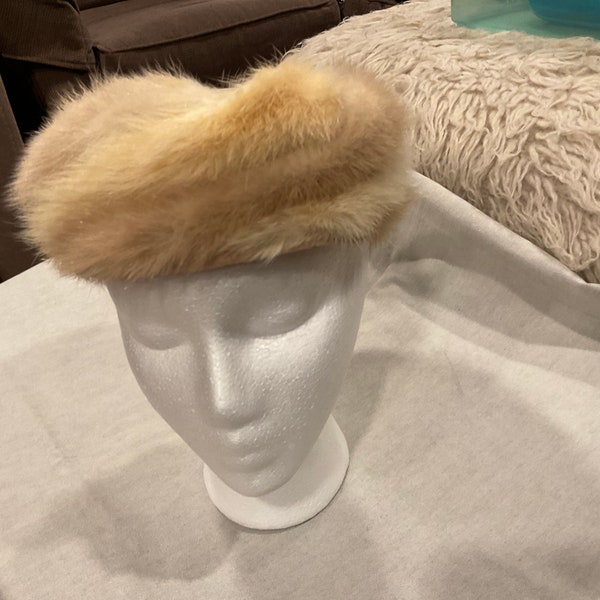 Vintage beige velvet and fur pillbox hat by Milbrae - 1950’s -60’s