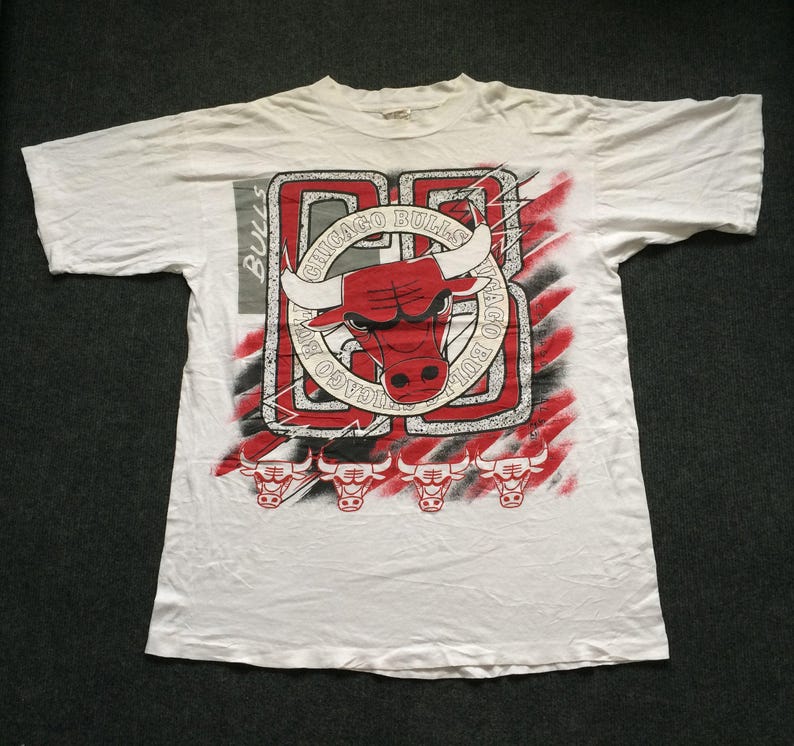 chicago bulls t shirt white