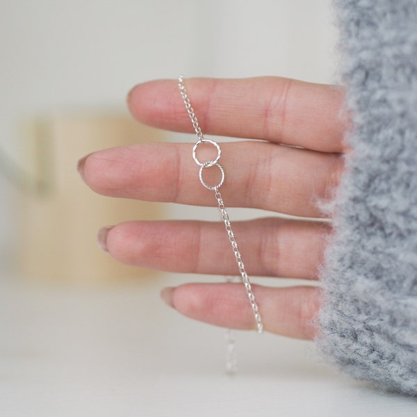 Silver Twisted Circle Bracelet, Interlocking Silver Circle Bracelet, Dainty Interlocking Bracelet, Promise Bracelet, Russian Rings Bracelet