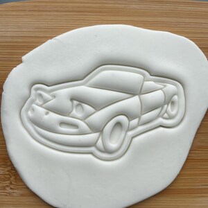 Mazda MX5 MK1 lights up cookie / biscuit cutter, birthday ideas, cute gift, transport, classic car, baking accessories, cake decorating image 5