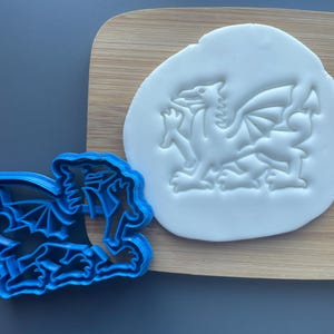 Welsh Dragon cookie biscuit cutter, Rugby, heraldic symbol, St David's day, Nation Day of Wales, Welsh cake decoration