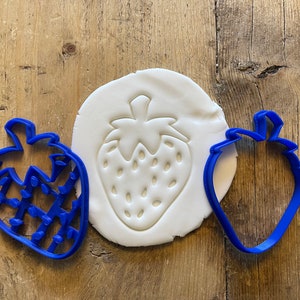 Strawberry cookie biscuit cutter, fruit, food, berry, red, forest, cute, love, icing, decoration, cake, baking, fondant