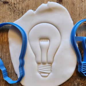 Light Bulb cookie/ biscuit fondant cutter, baking accessories, cake decoration, icing