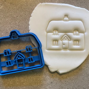 English Country cottage cookie cutter,  biscuit decorating ideas, holiday, Cotswolds, fairy mystical