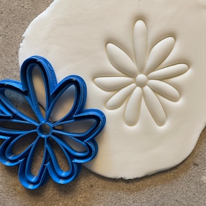 Daisy cookie cutter, biscuit icing baking accessories cake decoration gift ideas Summer Spring flower pretty cute