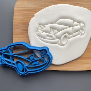 Mazda MX5 MK1 lights up cookie / biscuit cutter, birthday ideas, cute gift, transport, classic car, baking accessories, cake decorating image 1