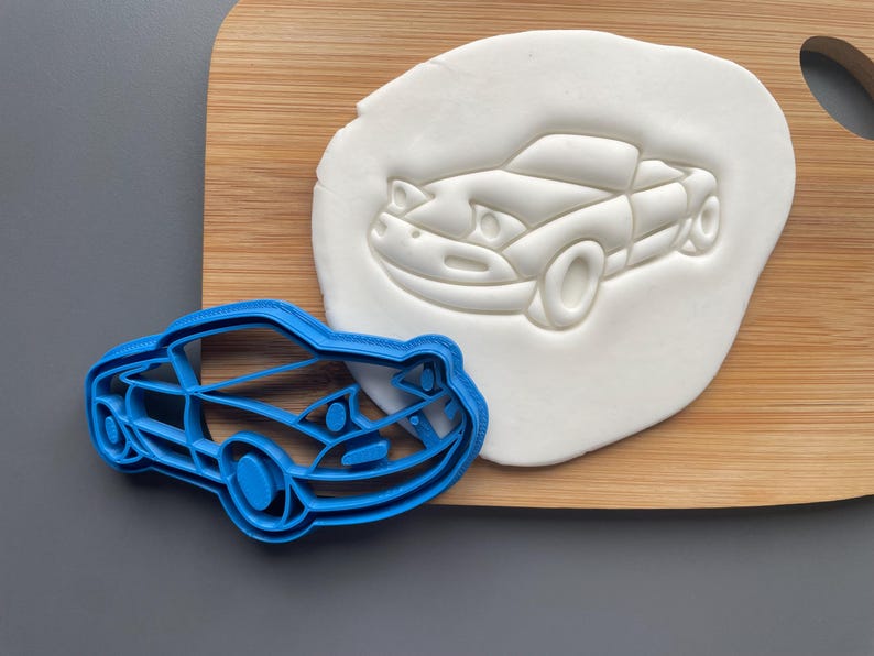Mazda MX5 MK1 lights up cookie / biscuit cutter, birthday ideas, cute gift, transport, classic car, baking accessories, cake decorating image 1