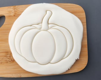 Pumpkin shape cookie/ biscuit cutter, decorating ideas, autumn, spice, cute, gift, Halloween decorations, accessories, costume