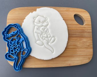 Otter with baby cookie cutter, animal biscuit baking accessories, cake decoration, sugar cookies,
