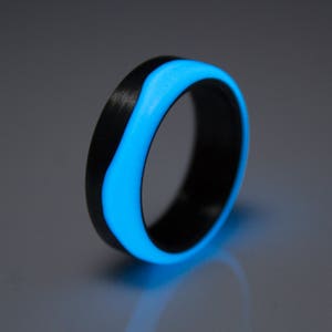 Carbon Fiber Glow Ring: Handcrafted Black Wedding Band
