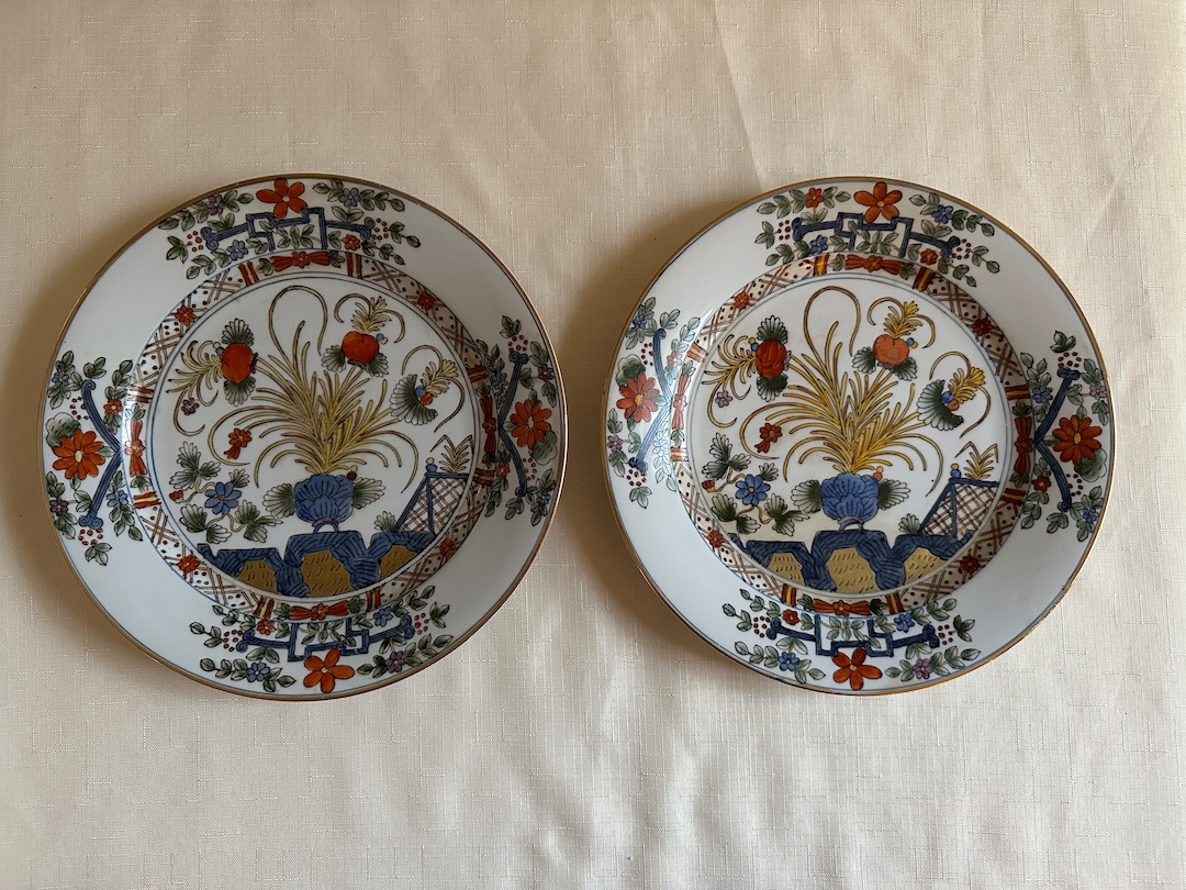 2 Vintage Chinese Decorative Plates Hand Painted Imari Style 10.25 Inch
