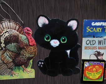 HALLOWEEN, Die Cut, Thanksgiving, Hallmark, Eureka, Flocked, Black Cat, Turkey, Old Witch Rescues, Garfield Scary Tales, Howl-O-Ween BOOK