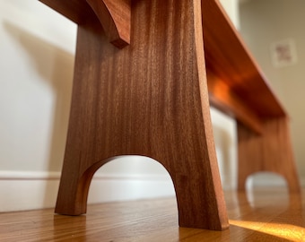 Shaker Bench With Curves