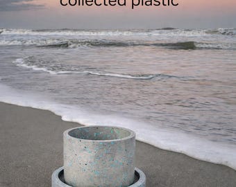 Handgemaakte terrazzo plantenbak met drainage gemaakt van teruggewonnen strandplastic uit Florida Cleanups Sustainable Modern Clean Coast Ocean Plastic