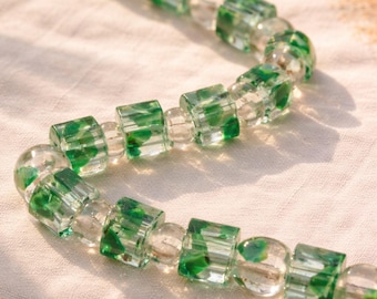 Groene kralen gemaakt van teruggewonnen strandplastic voor het maken van sieraden 12 inch kralenstreng voor gerecyclede knutselideeën Earthday Beach Cleanup