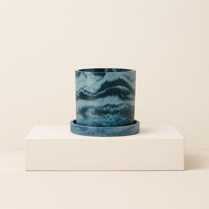 Maceta de cemento azul marino de 15 cm con drenaje y bandeja: hecha a mano y sellada con brillo.