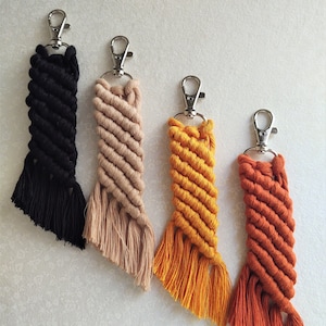 Macrame key ring, macrame key chain, macrame zipper pull