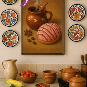 Pu&ograve; includere: Una scena di cucina con un dipinto incorniciato di una tazza di caff&egrave; e una pasta concha rosa. Piatti decorativi con disegni floreali e di case sono appesi al muro. Ciotole di pomodori, mais e peperoncini sono sul bancone.