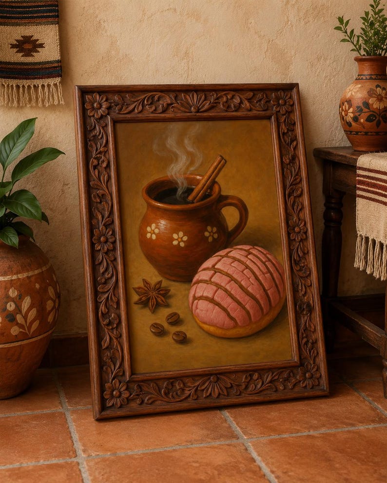 Pu&ograve; includere: Dipinto incorniciato raffigurante una bevanda calda in una tazza marrone con cannella, un dolce concha rosa, anice stellato e chicchi di caff&egrave;. La cornice &egrave; marrone scuro con intagli floreali. L'atmosfera &egrave; calda e accogliente.