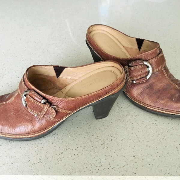 Vintage Naturalizer Brown Leather Buckle Clogs / Brown Leather Mules / retro leather ladies shoes Size 8