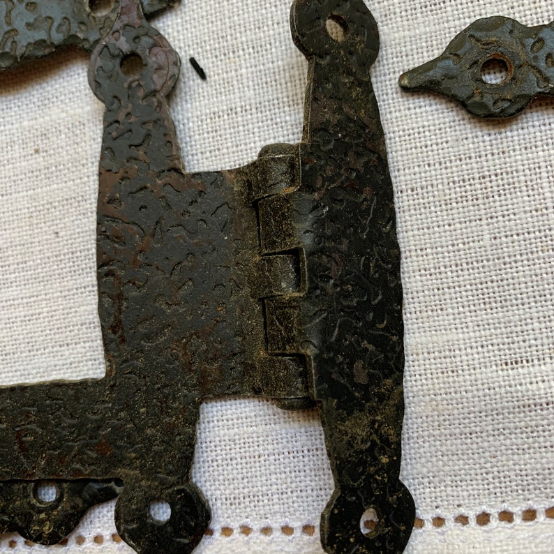 Primitive Country Pulls Hammered Iron Hardware Heart Etsy