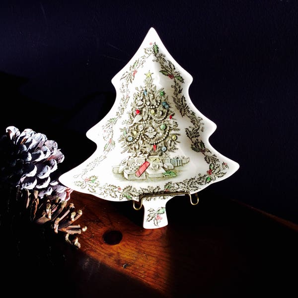 Johnson Brothers Merry Christmas Candy Dish Colorful Transferware Christmas Tree Ceramic Plate Packages Full of Presents Holly Garlands Trim