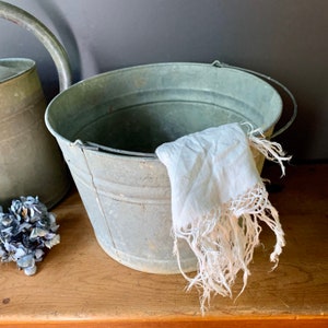 Galvanized Bucket, Farmhouse Washtub, Garden Planter, Country Primitive, Laundry Bucket, Gray Patina