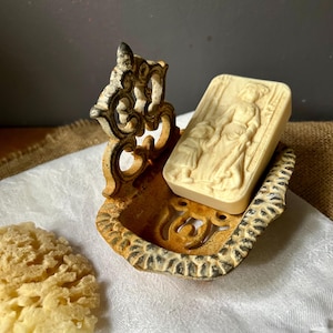 Rusty Cast Iron Soap Dish, Fotted Sponge Holder, Vintage Rustic Bathrom, Cabin Bath